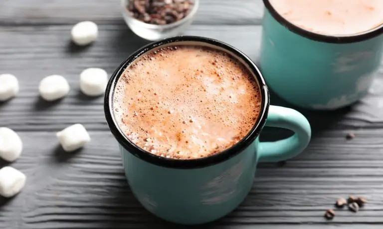 How to Make Hot Chocolate with Milk