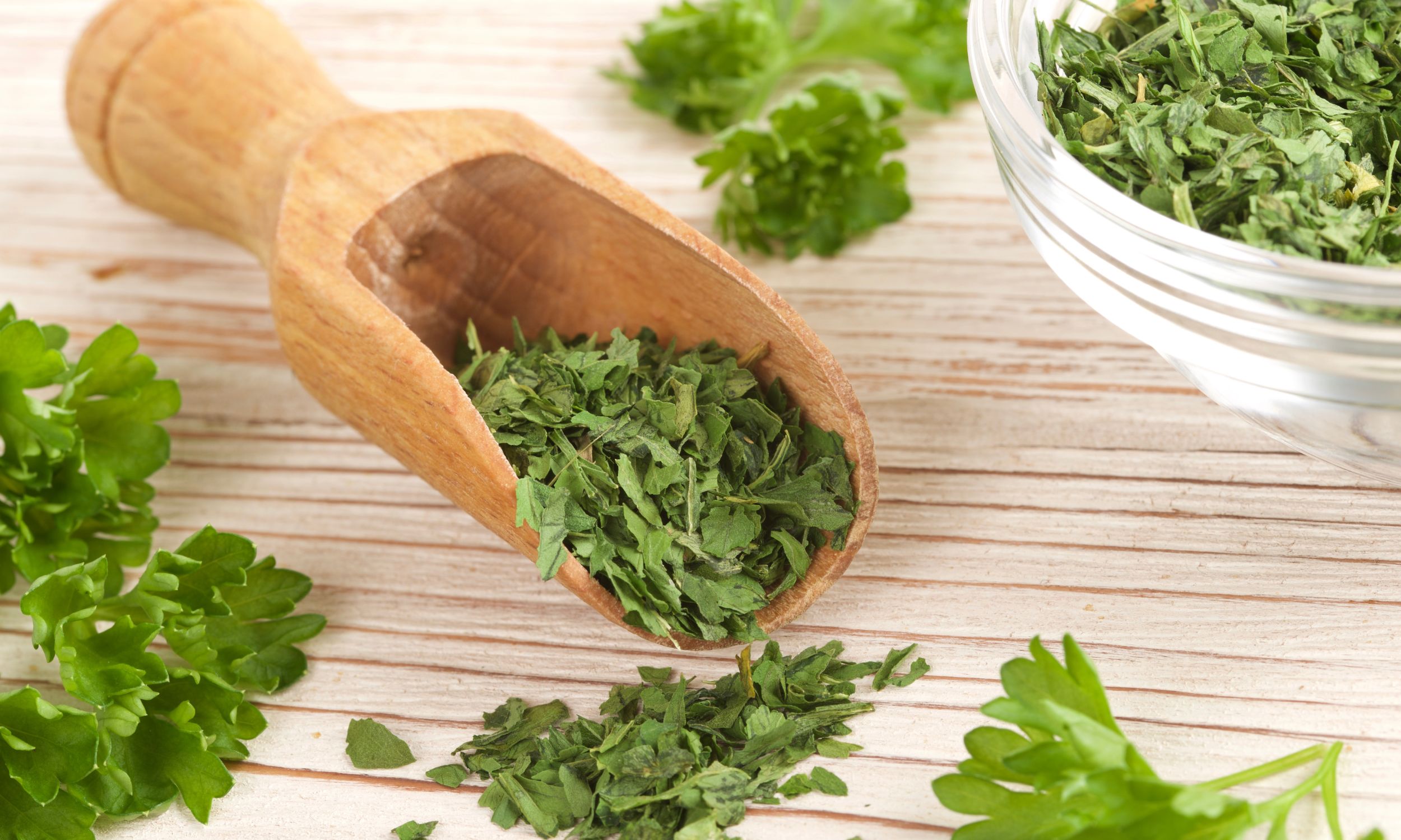 How to Dry Parsley and Store it