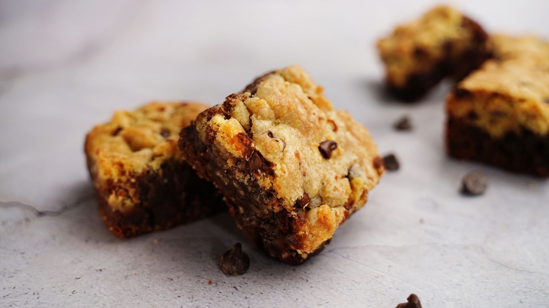 Peanut Butter/Chocolate Chip Cookie Bars