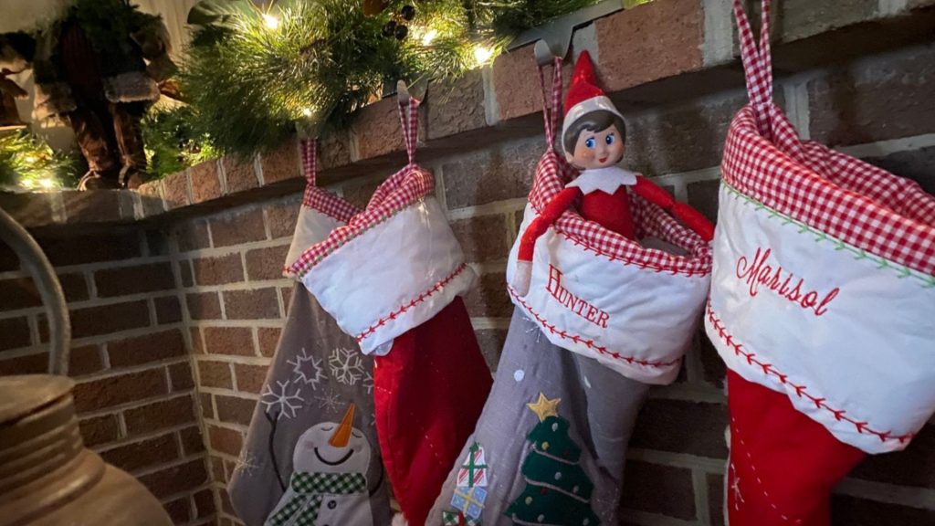 How to Create a Simple Christmas: A Stree-Free Guide for Busy Moms
